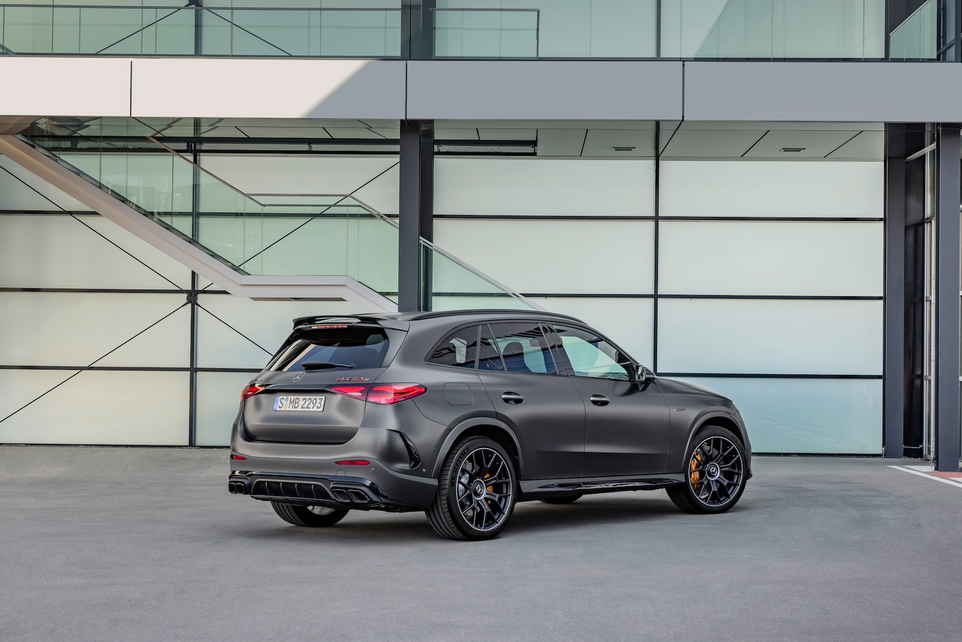 2025_Mercedes-AMG_GLC63SE_passenger_3.4.jpg