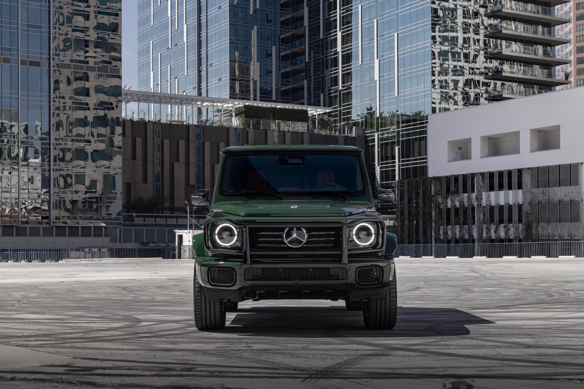 2025_MercedesBenz_G550_32-source.jpg