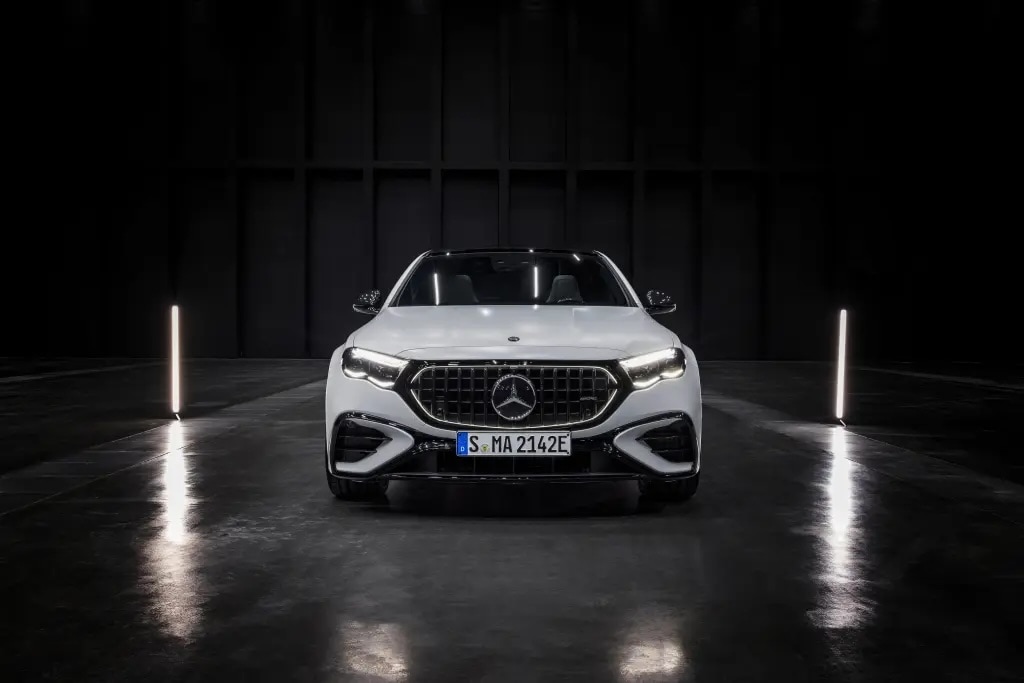2025-mercedes-amg-e53-plug-in-hybrid-front.jpg