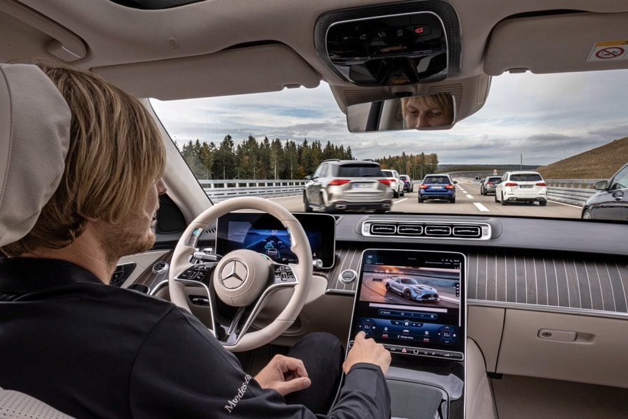Mercedes-Benz DRIVE PILOT demo highway Germany