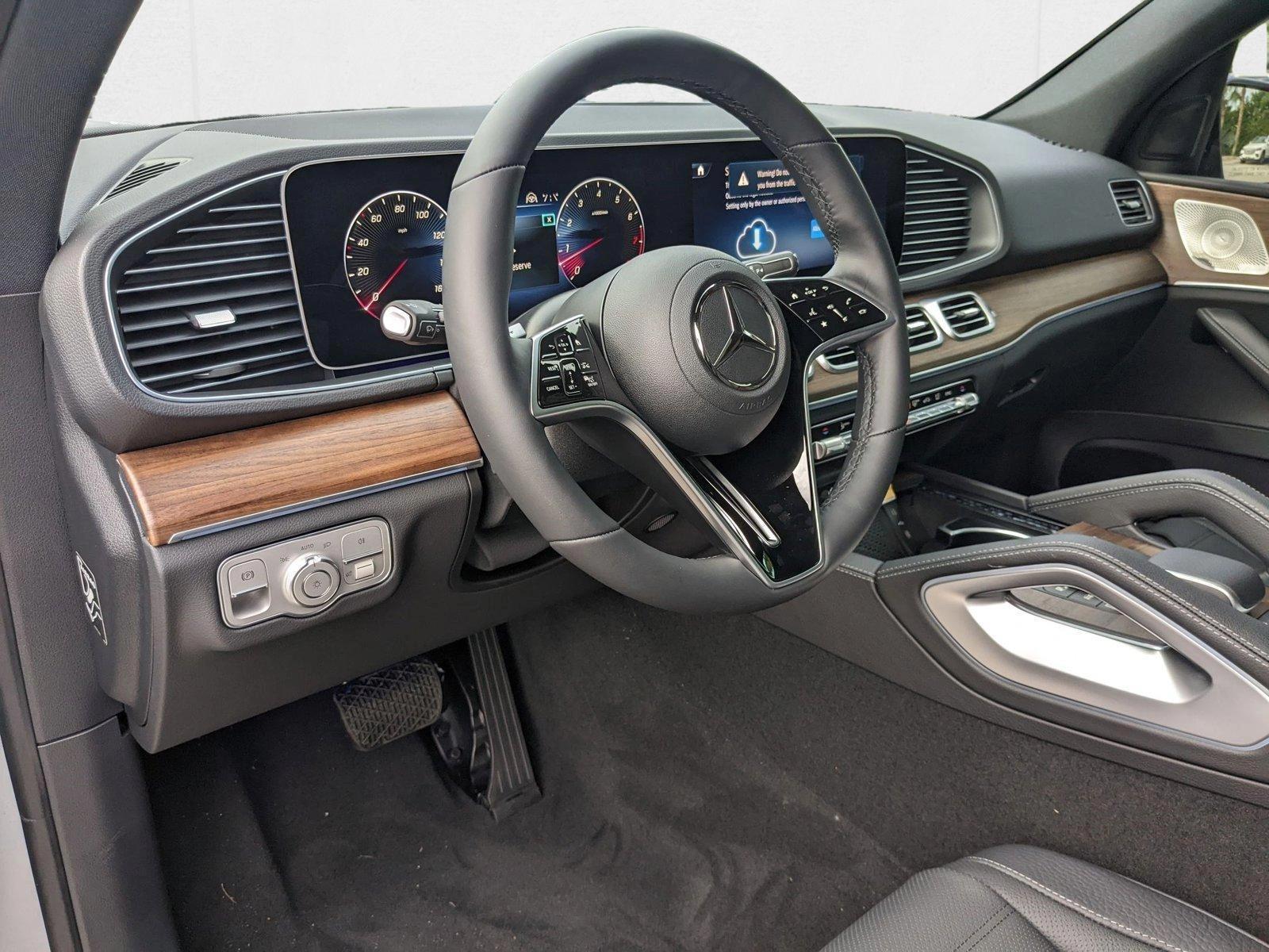 2025 Mercedes Benz GLE 580 4MATIC photo 2