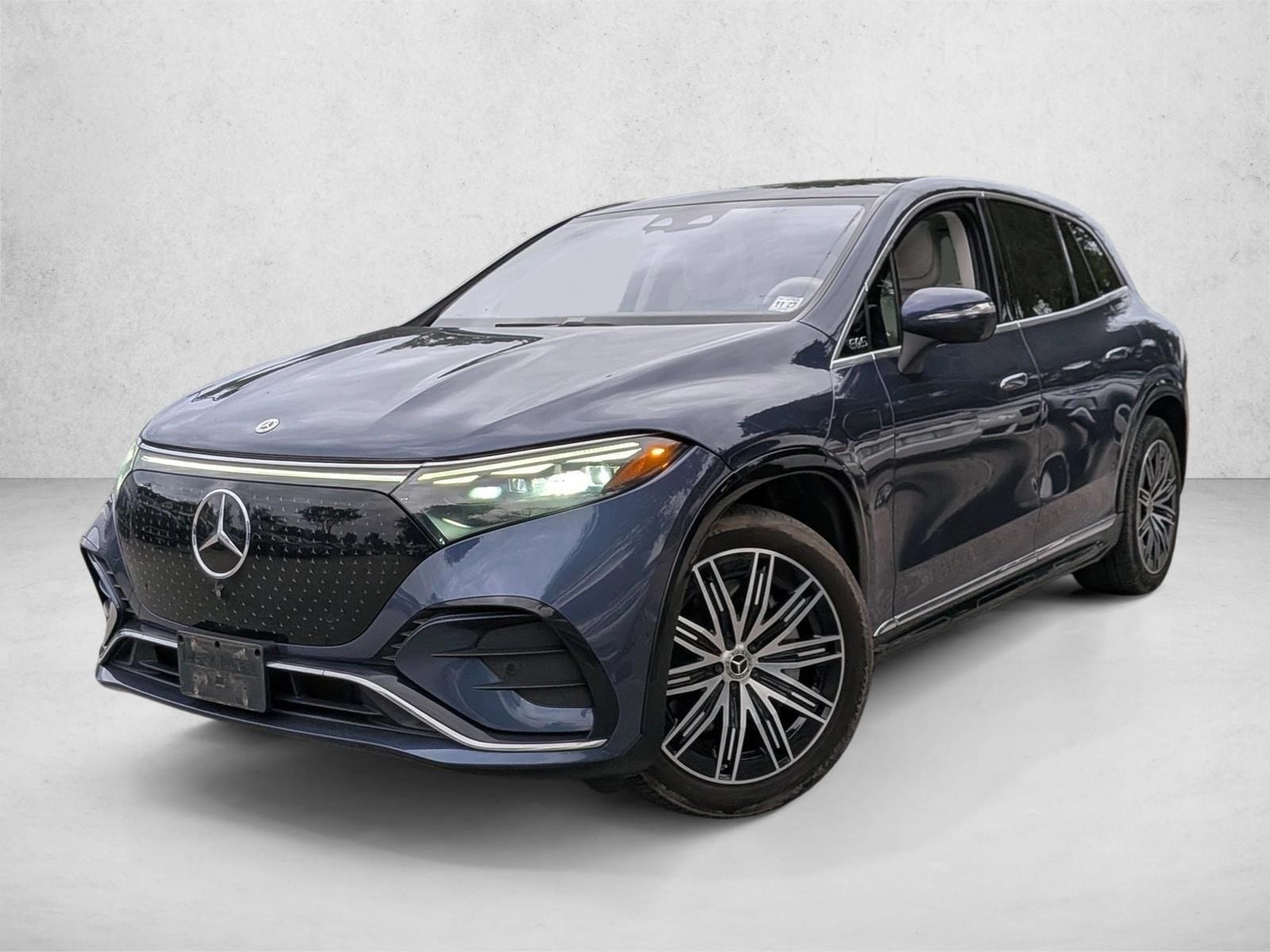 2023 Mercedes-Benz EQS SUV Base's photo