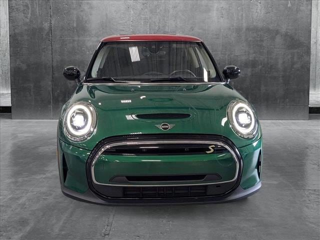 Used 2024 MINI Hardtop 2 Door SE with VIN WMW13DJ04R2V50172 for sale in Pompano Beach, FL
