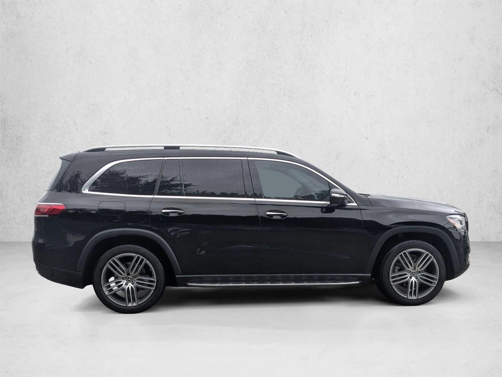 2023 Mercedes Benz GLS 450 4MATIC photo 4