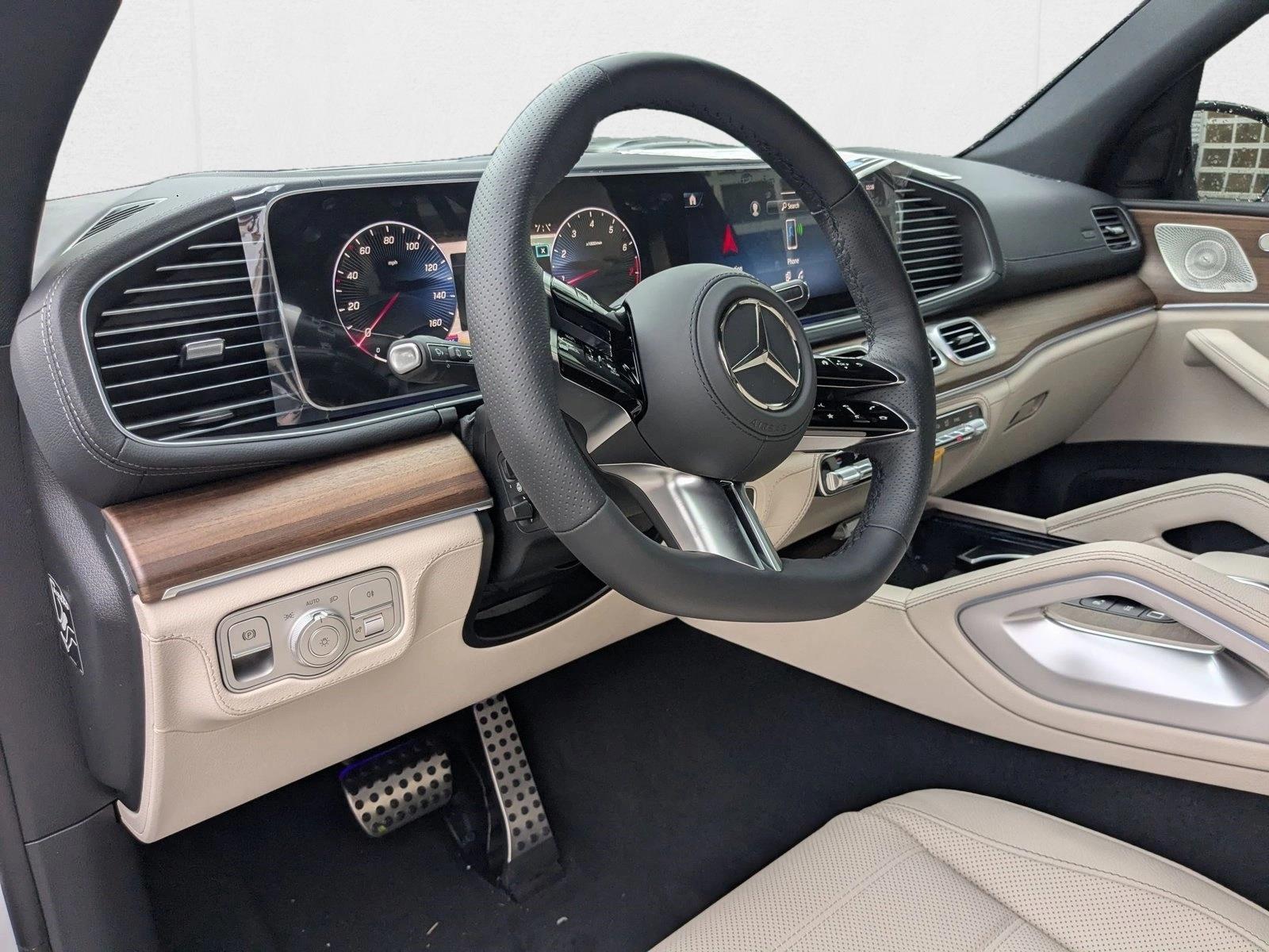 2026 Mercedes Benz GLS 580 4MATIC photo 2