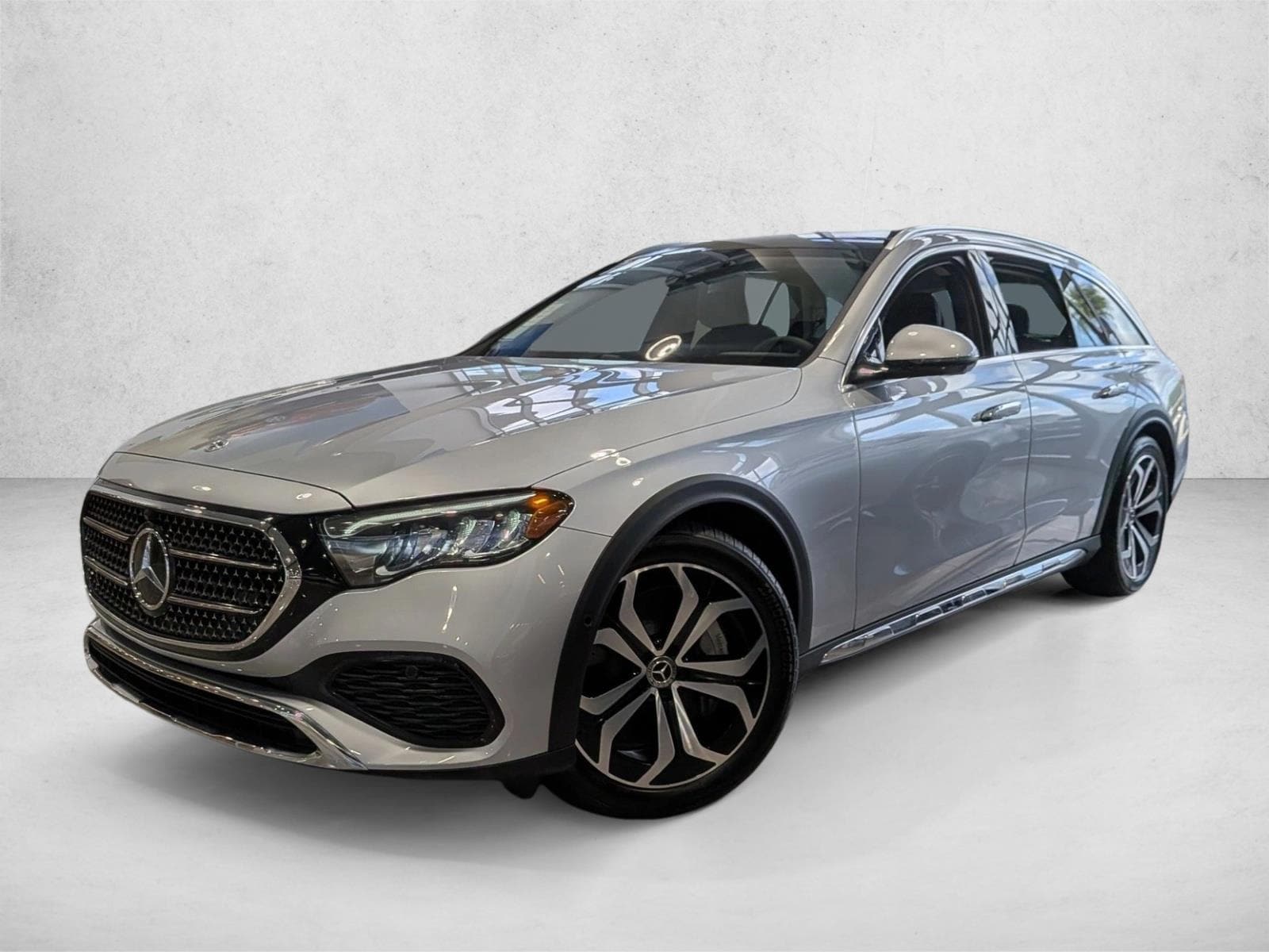 2026 Mercedes-Benz E-Class E450 4MATIC All-Terrain's photo