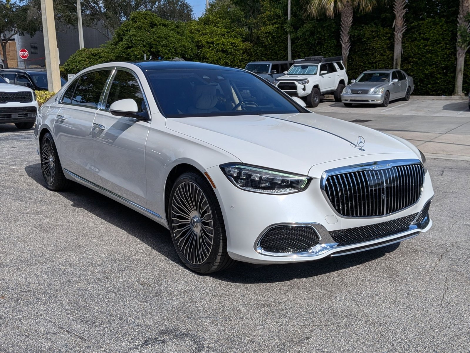 2025 Mercedes Benz S Maybach 450 580 4MATIC photo 3