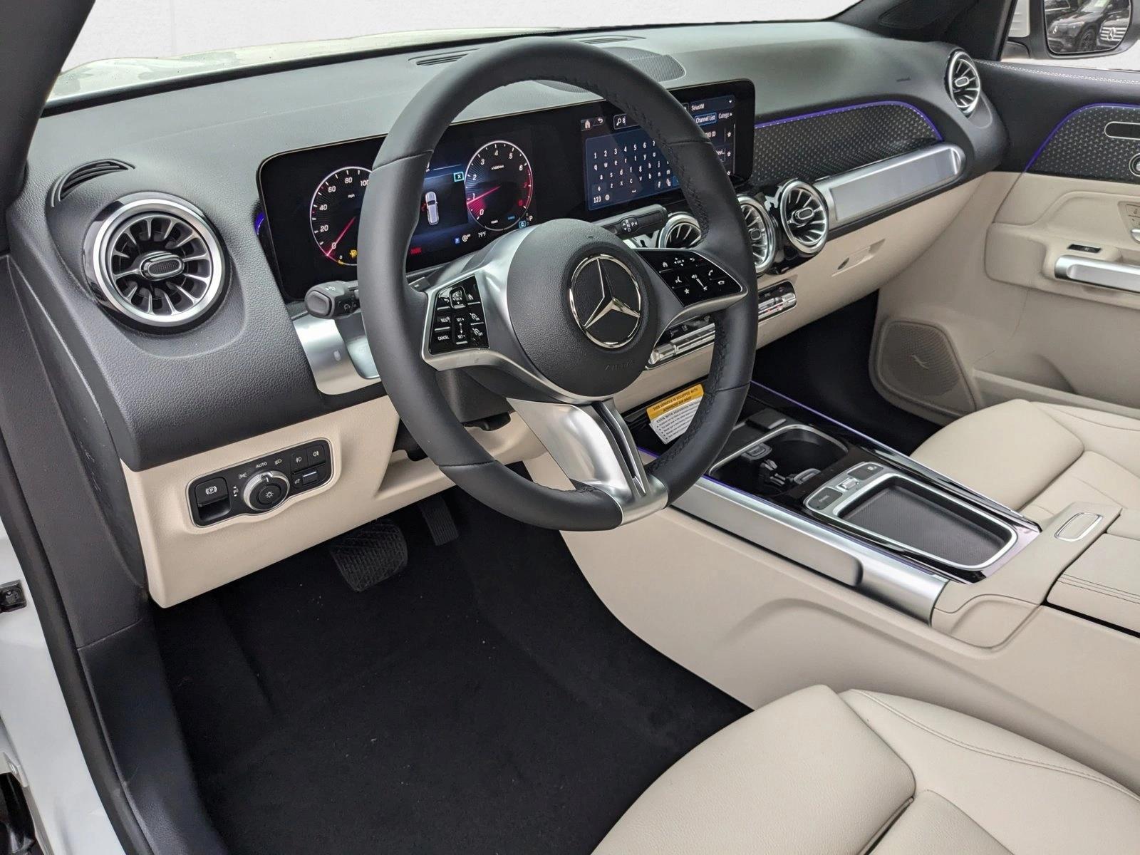 2025 Mercedes Benz GLB 250 photo 3