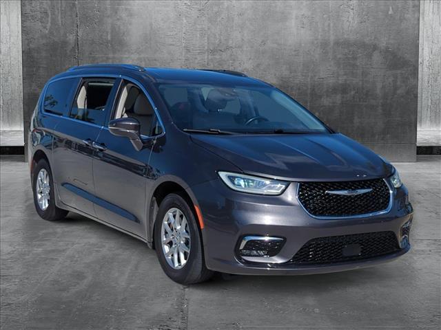 2021 Chrysler Pacifica Touring L photo 3