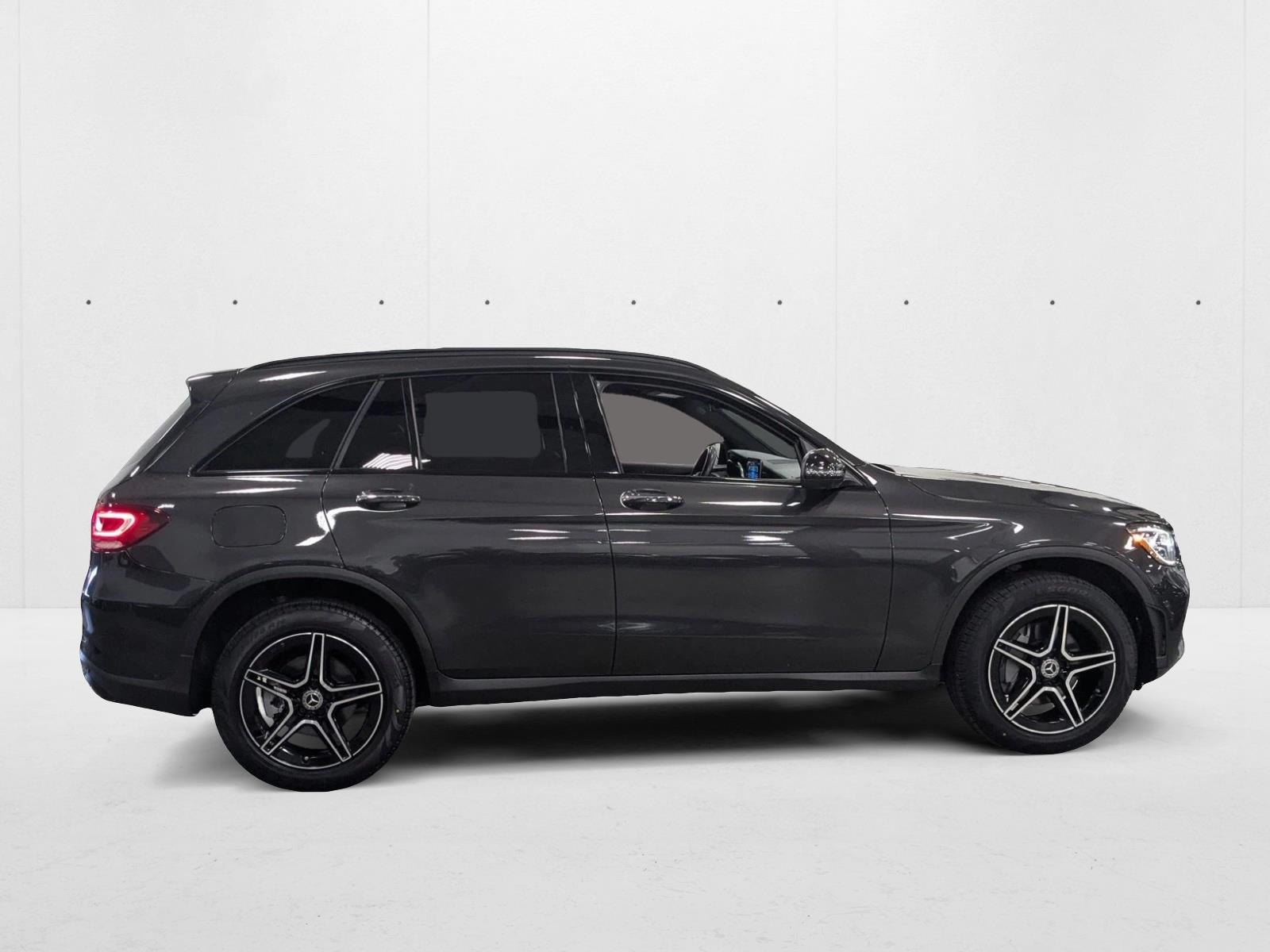 2022 Mercedes Benz GLC 300 photo 3