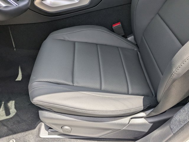 2025 Mercedes Benz GLS 450 4MATIC photo 4