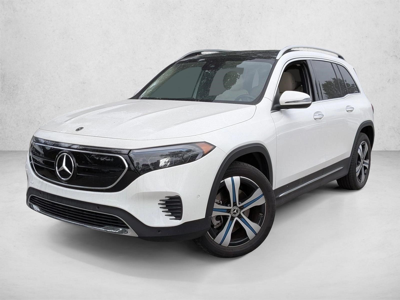 2023 Mercedes-Benz EQB Base's photo