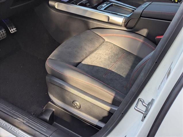 2025 Mercedes Benz GLB AMG 35 4MATIC photo 4