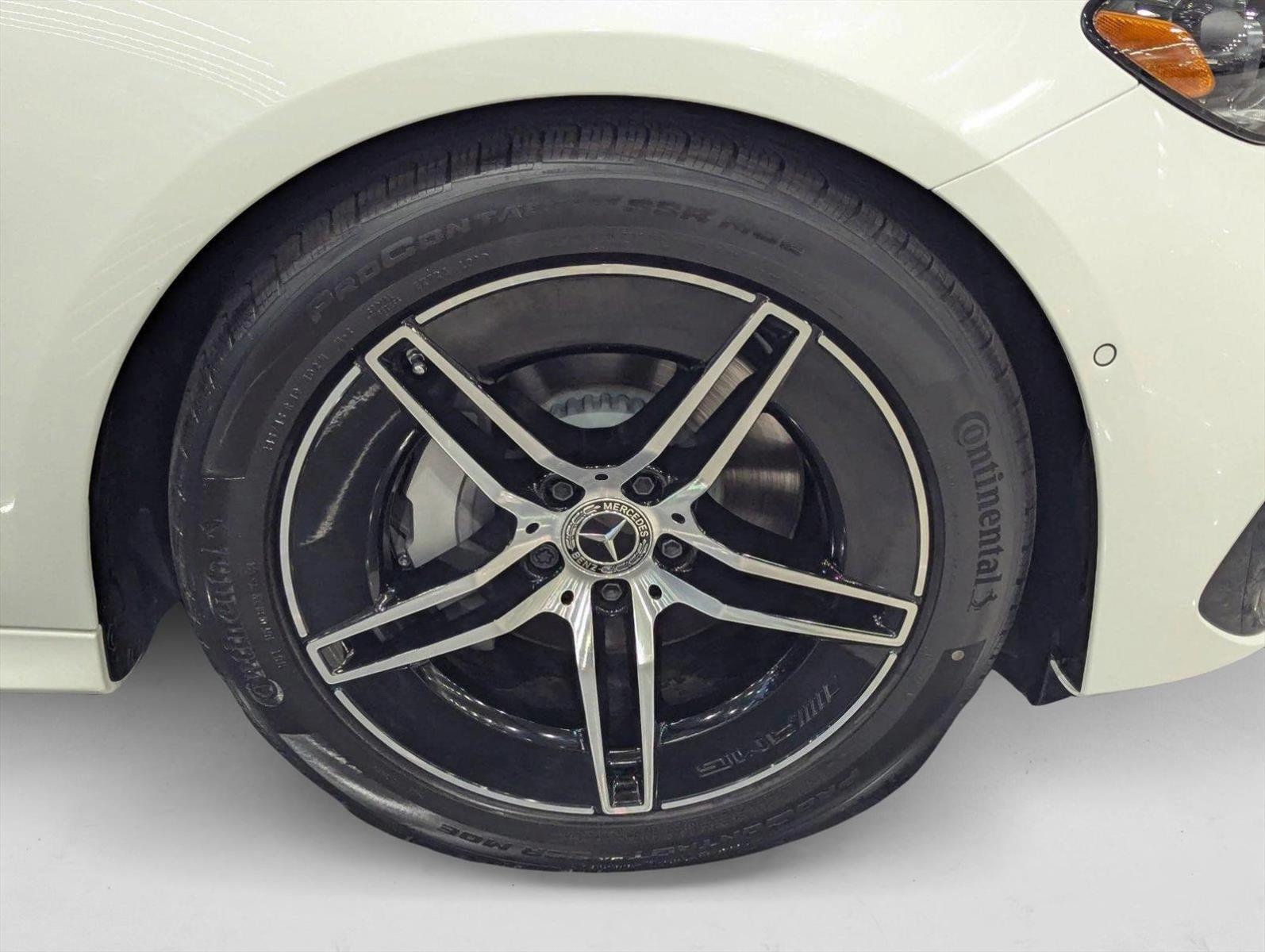 2025 Mercedes-Benz E-Class E350 - Photo 9