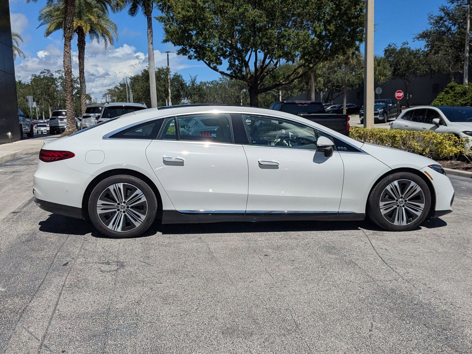 2023 Mercedes Benz EQS Sedan 450 photo 4