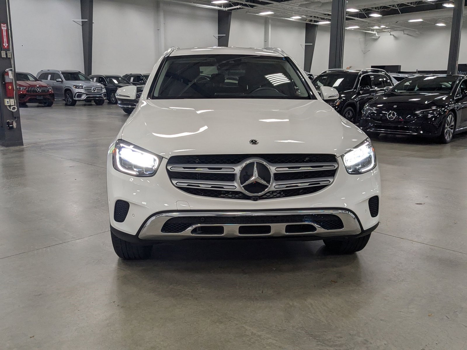 2022 Mercedes Benz GLC 300 photo 2