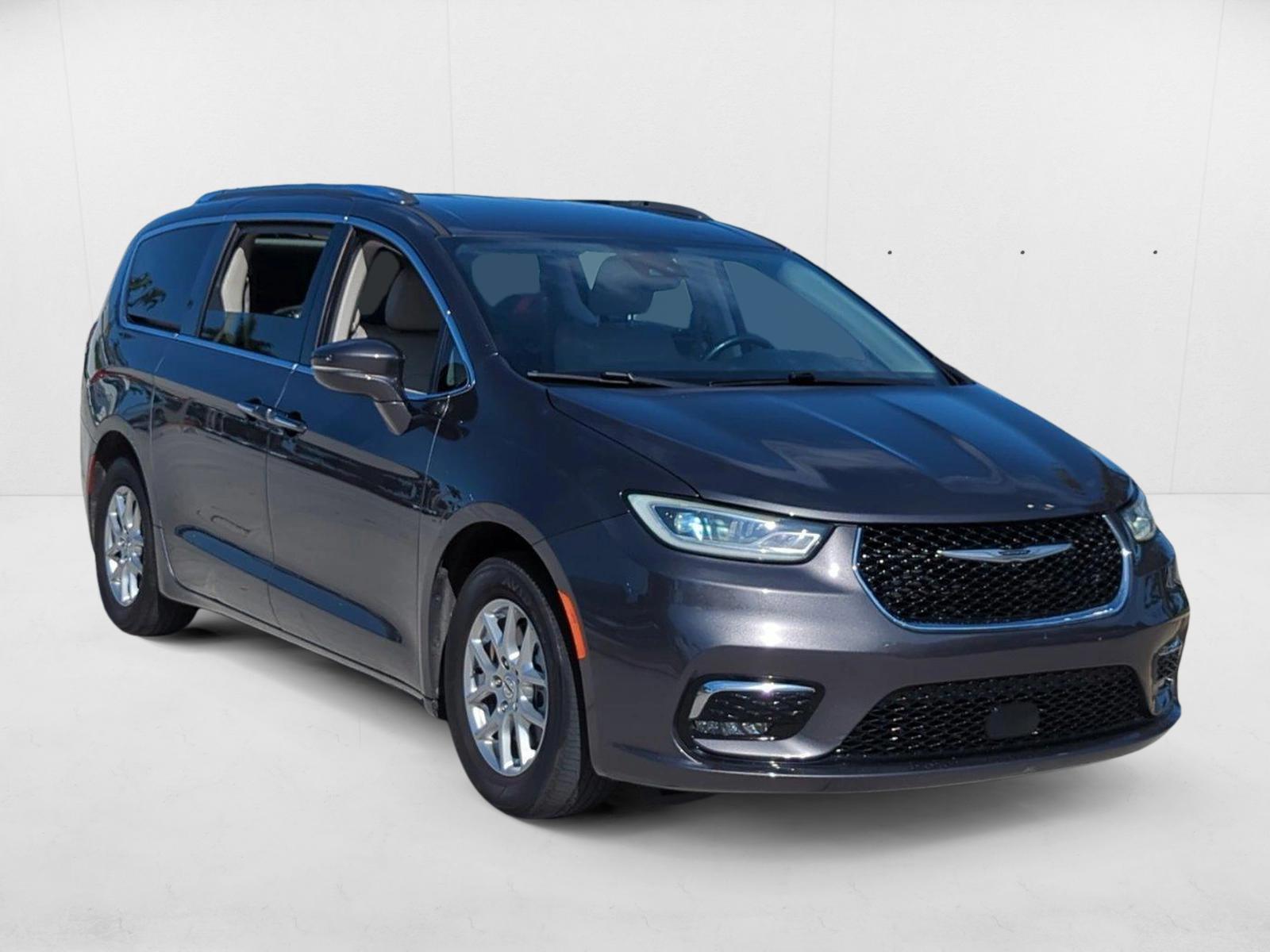 2021 Chrysler Pacifica Touring L photo 3
