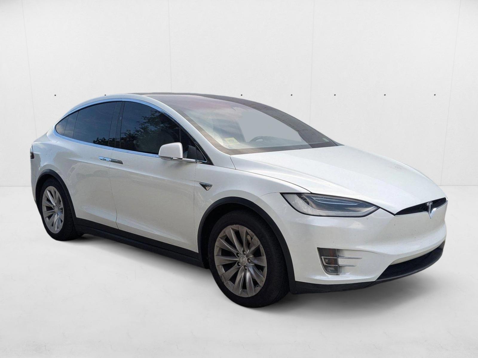 2017 Tesla Model X 90D photo 3