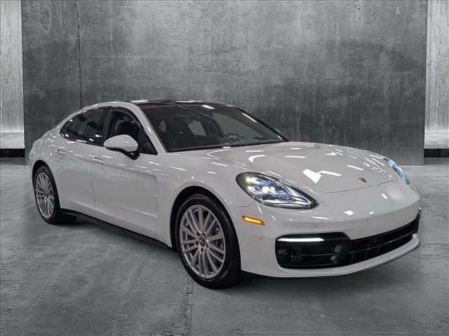 2023 Porsche Panamera Platinum photo 3
