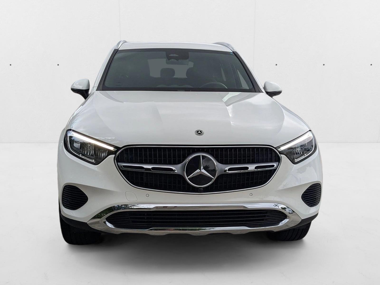 2025 Mercedes Benz GLC 300 photo 2