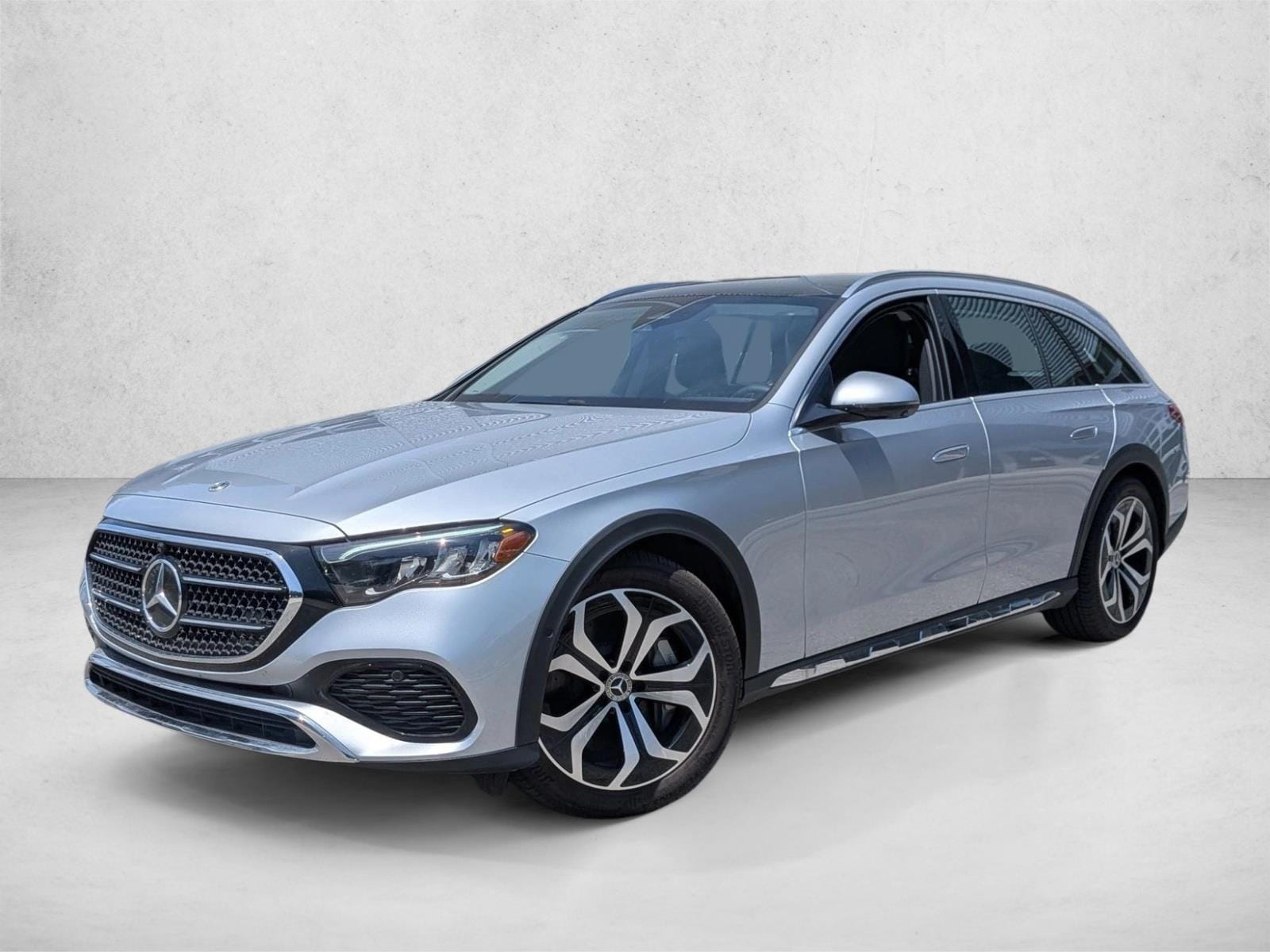 2026 Mercedes-Benz E-Class E450 4MATIC All-Terrain's photo