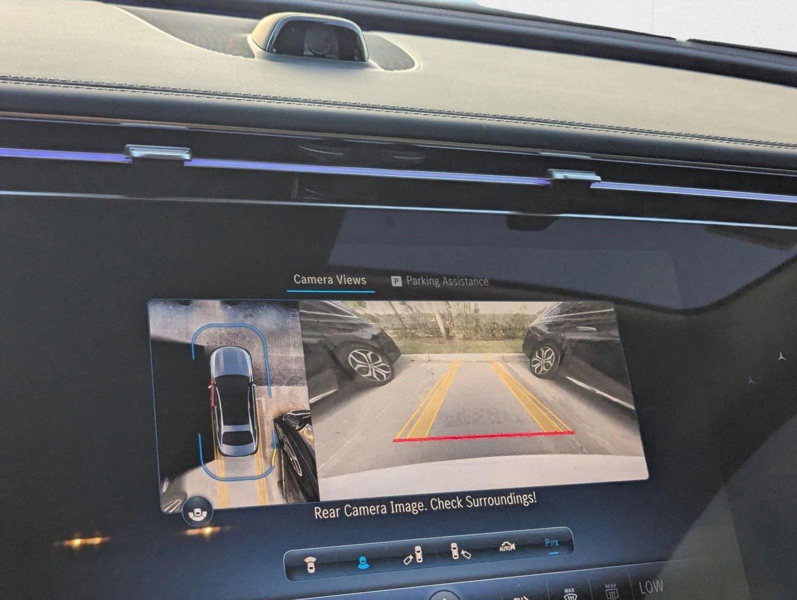 2025 Mercedes-Benz E-Class E350 - Photo 12