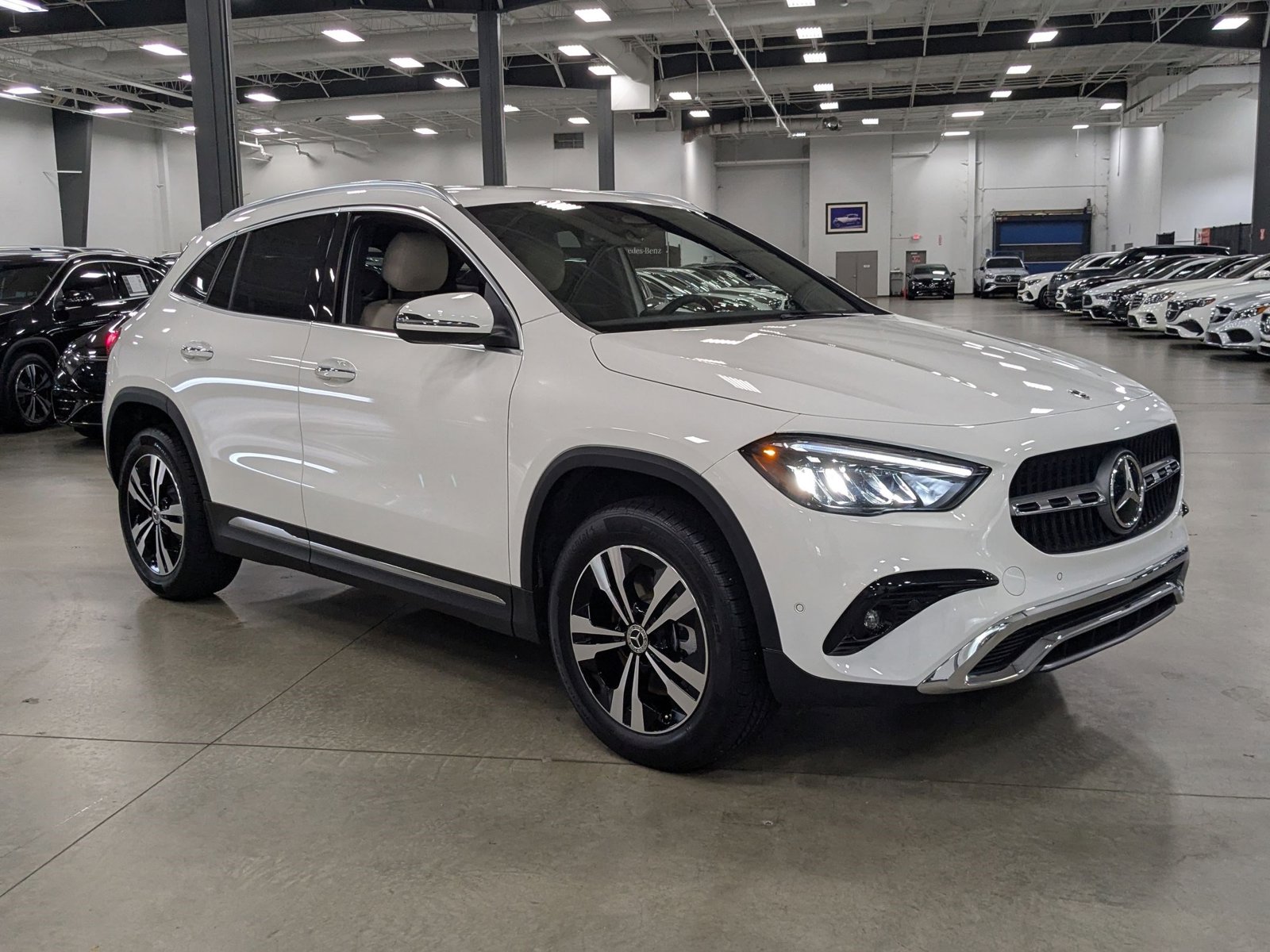 2025 Mercedes Benz GLA 250 photo 2