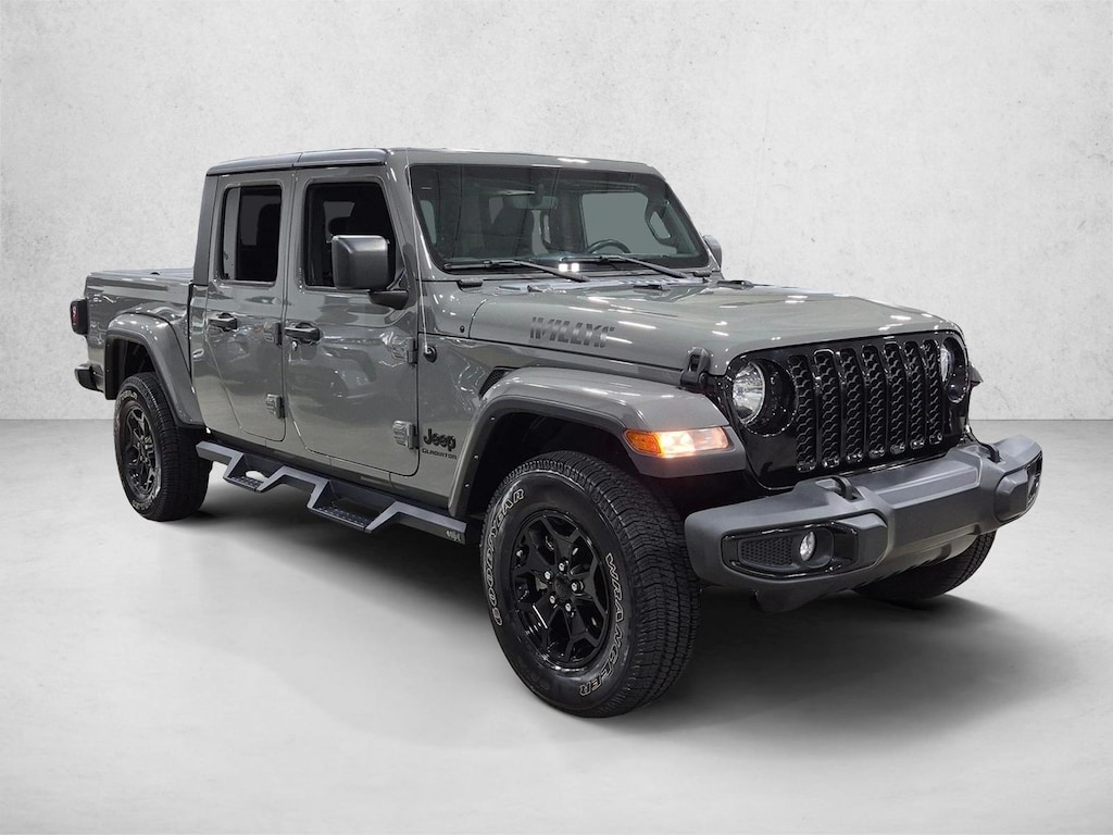 Used 2022 Jeep Gladiator Sport Truck Crew Cab