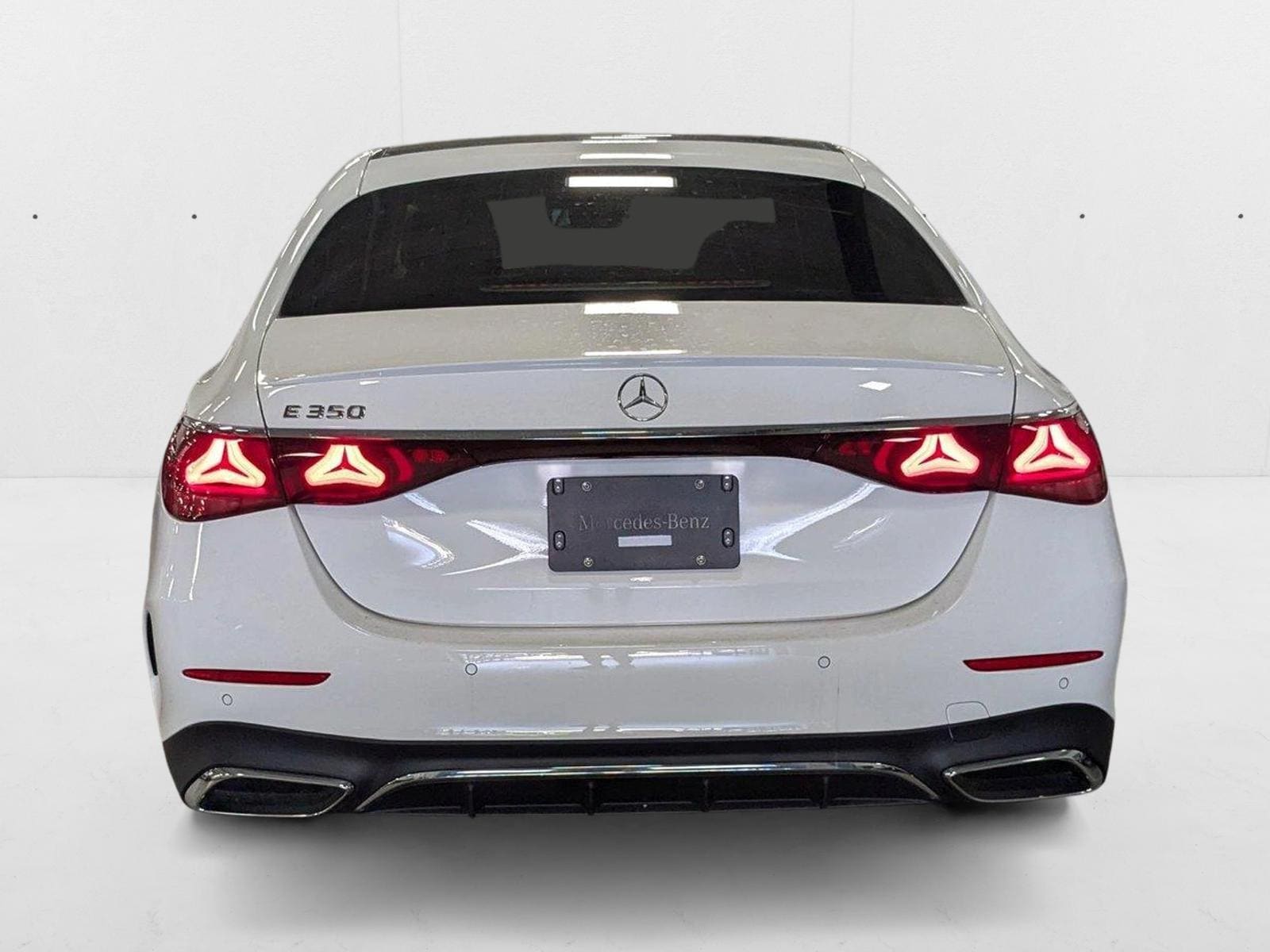2025 Mercedes-Benz E-Class E350 - Photo 7