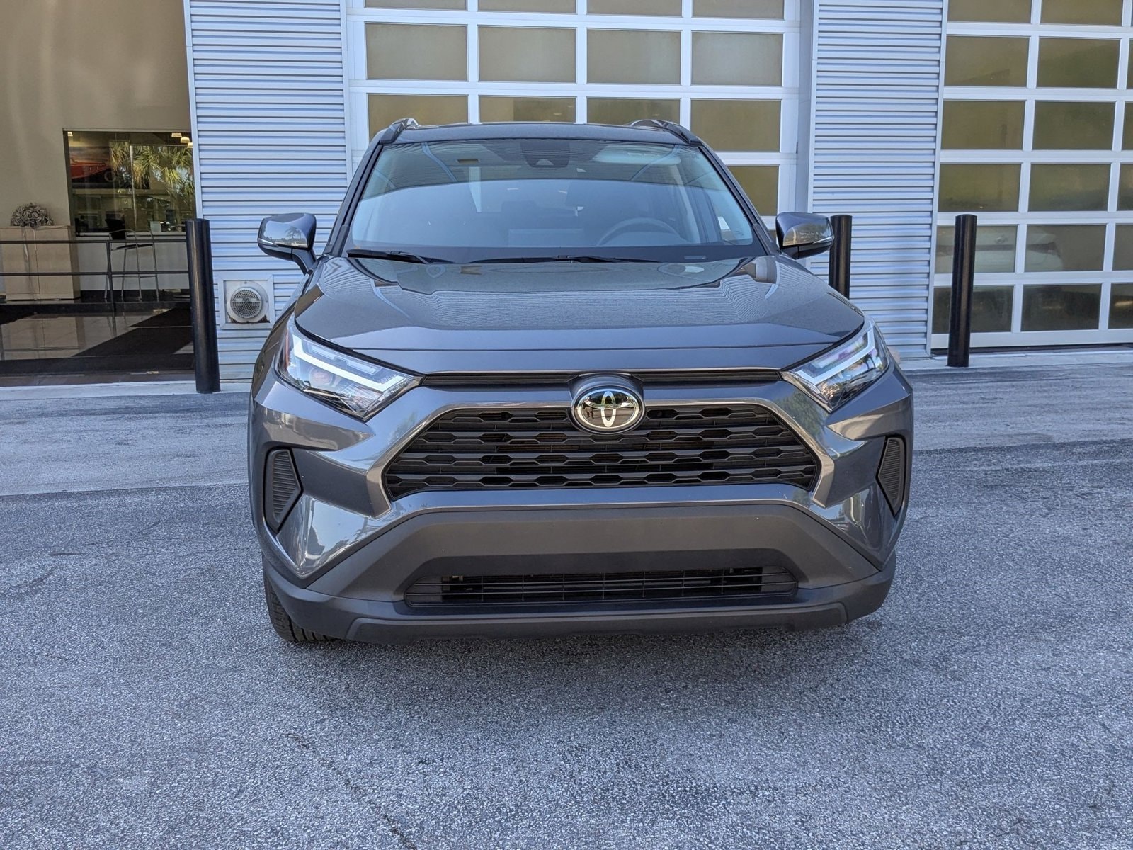 Used 2022 Toyota RAV4 XLE with VIN 2T3W1RFV7NC208833 for sale in Kansas City