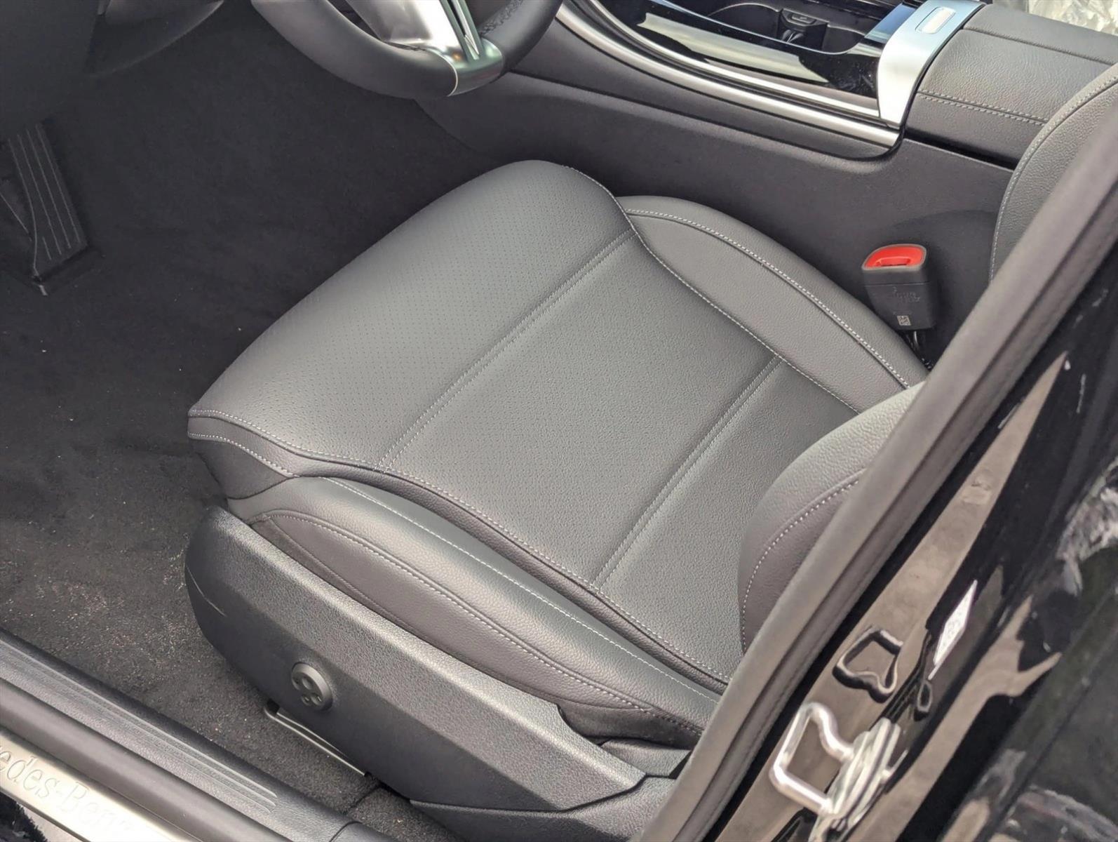 2025 Mercedes Benz C 300 Sedan photo 3