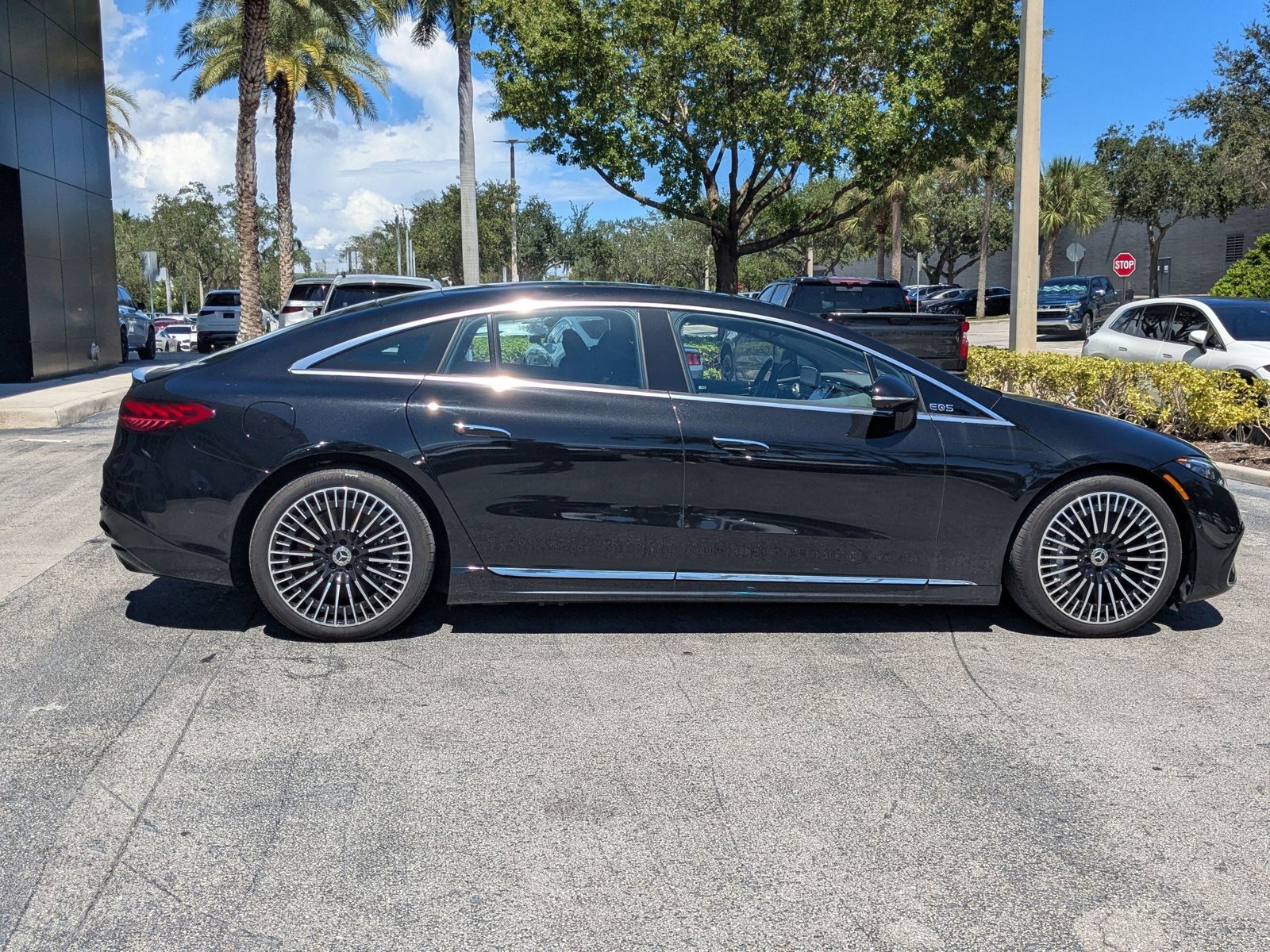 2022 Mercedes Benz EQS Sedan 450 photo 3
