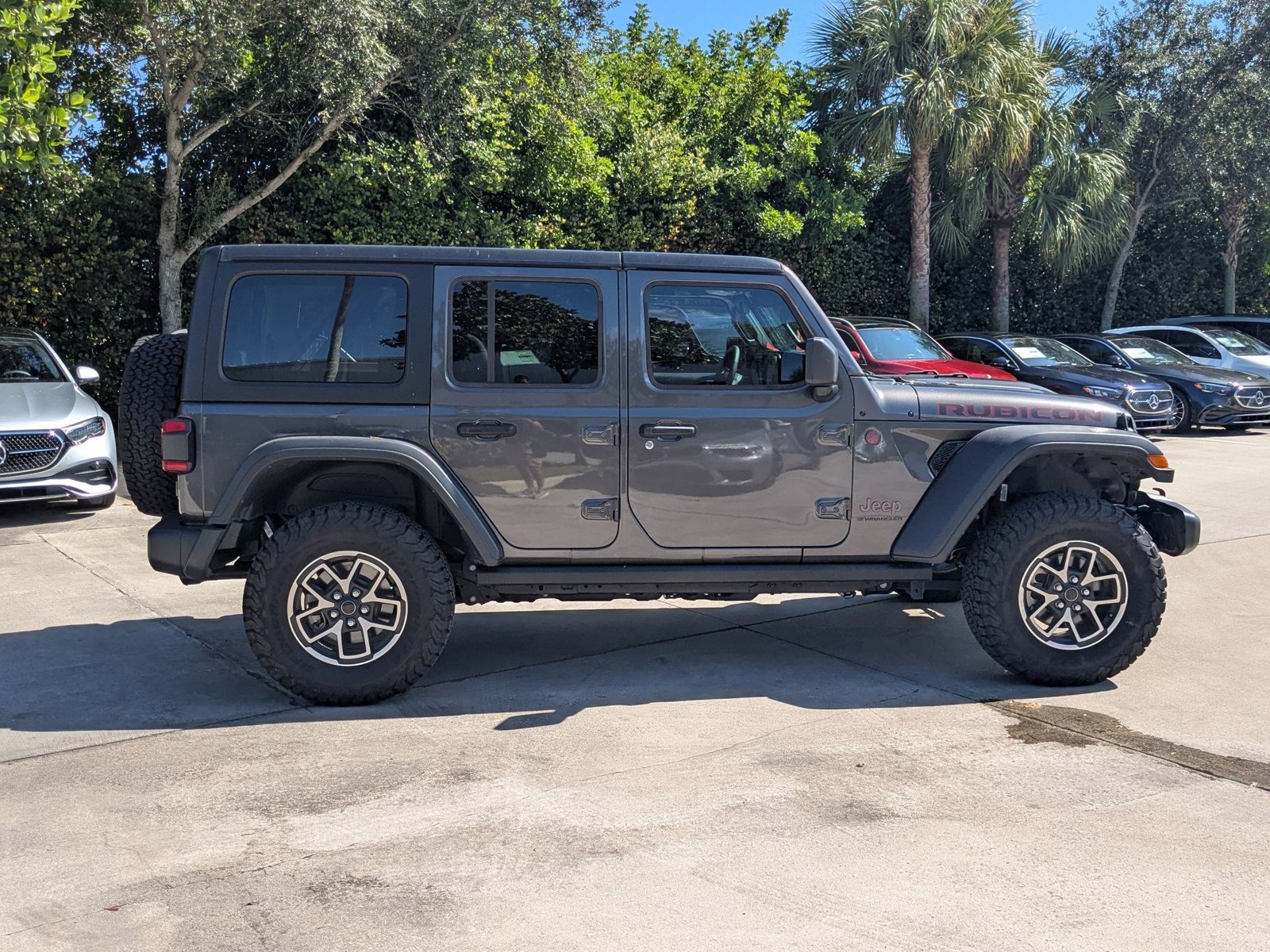 2024 Jeep Wrangler Rubicon photo 4