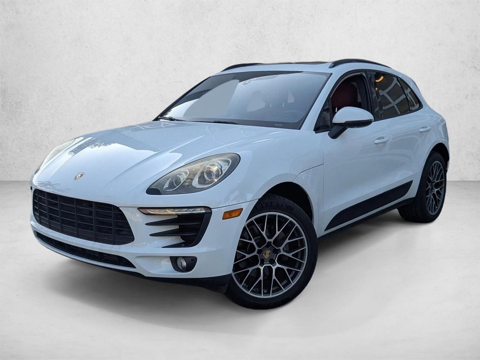 2018 Porsche Macan's photo