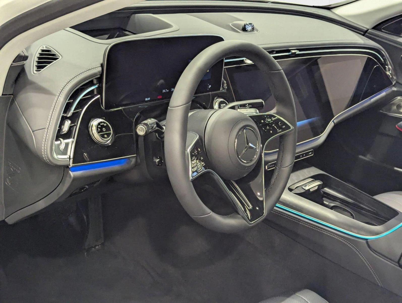 2025 Mercedes Benz E 350 4MATIC Sedan photo 3