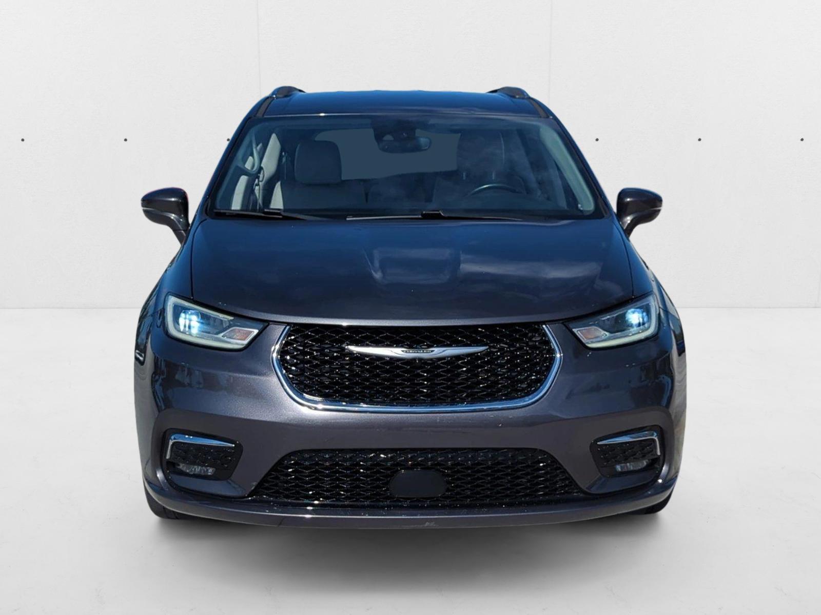 2021 Chrysler Pacifica Touring L photo 2