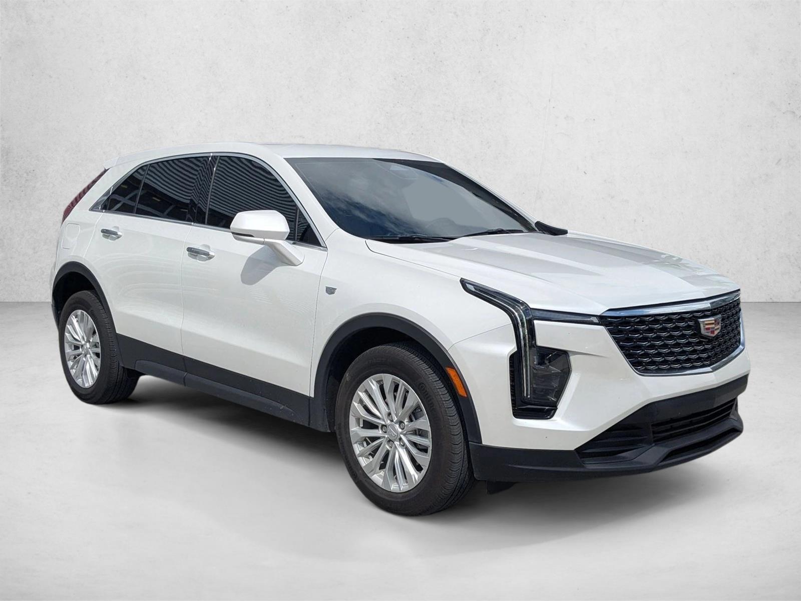 2024 Cadillac XT4 Luxury photo 3
