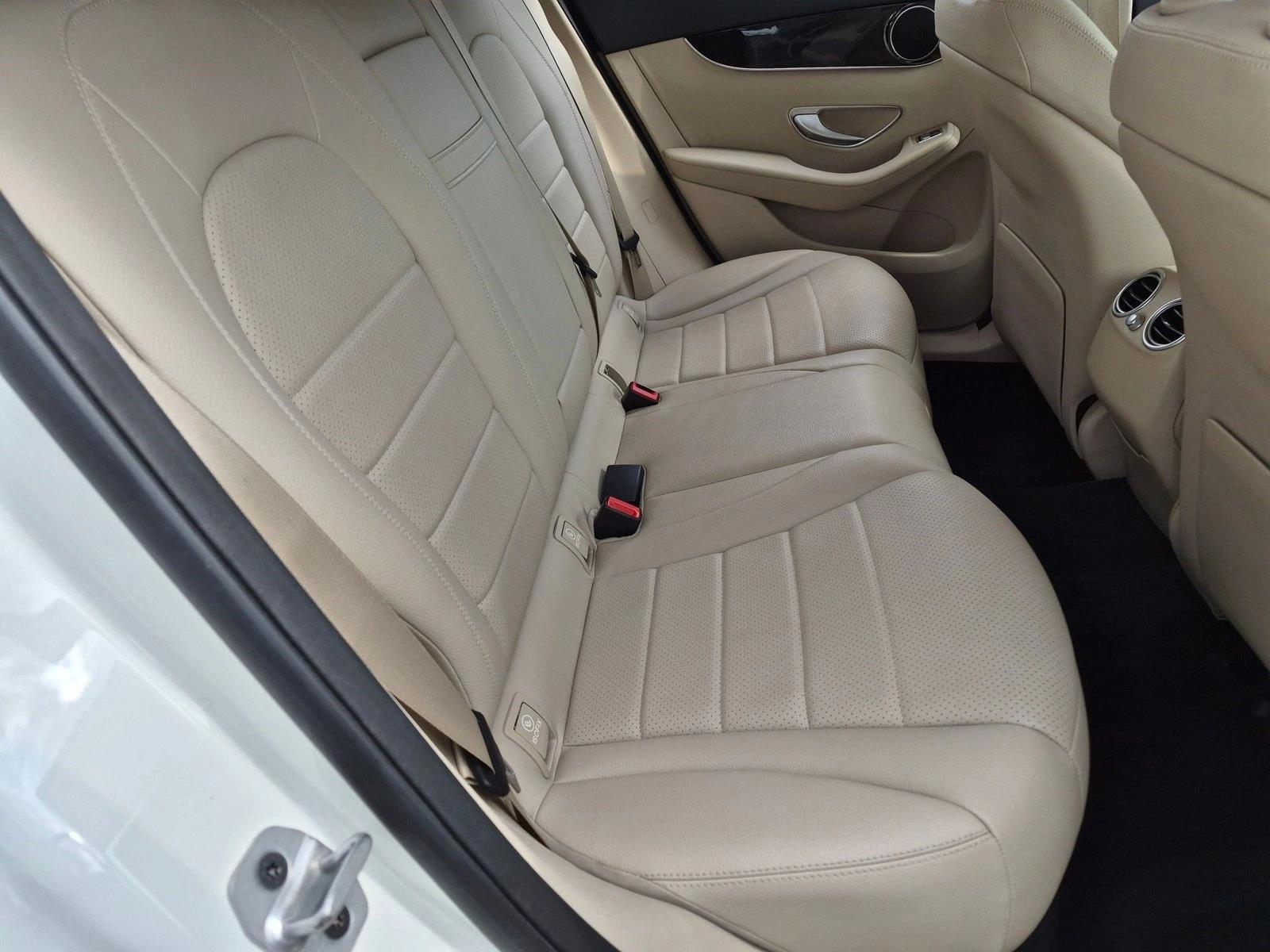 2021 Mercedes-Benz GLC Coupe GLC300 - Photo 20