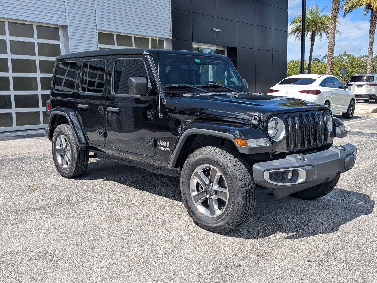 2020 Jeep Wrangler Unlimited Sahara photo 3