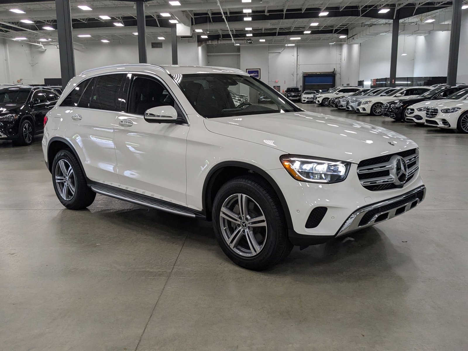 2022 Mercedes Benz GLC 300 photo 3