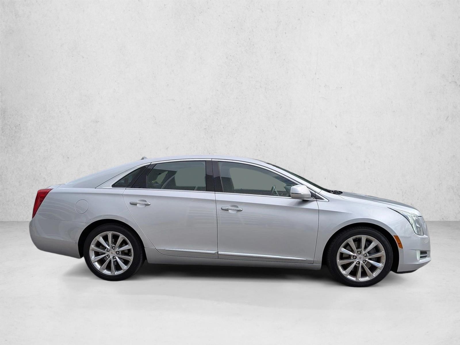 2014 Cadillac XTS Luxury photo 2