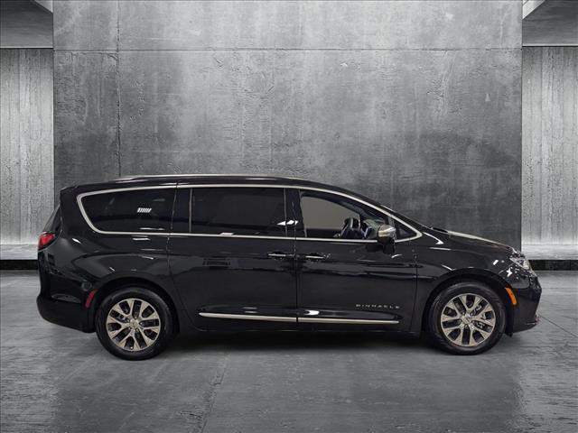 2024 Chrysler Pacifica Pinnacle photo 4