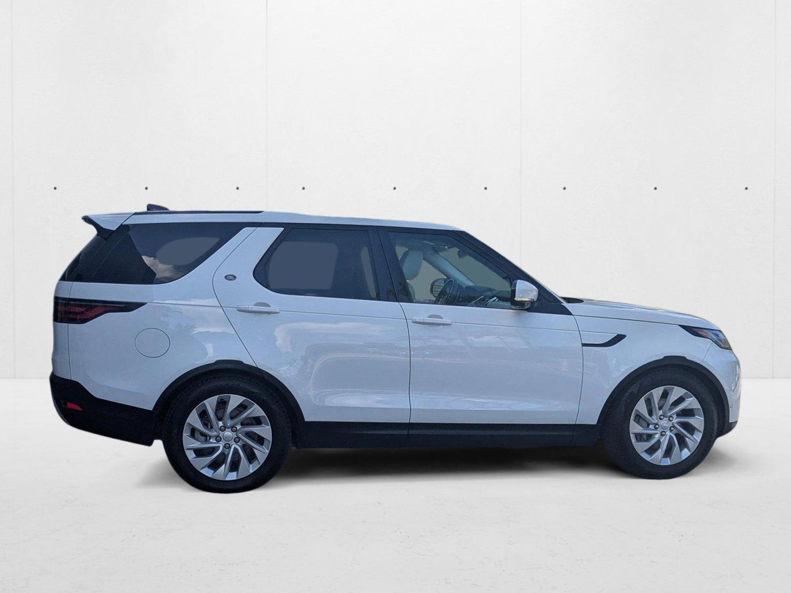 2023 Land Rover Discovery P300 S photo 3