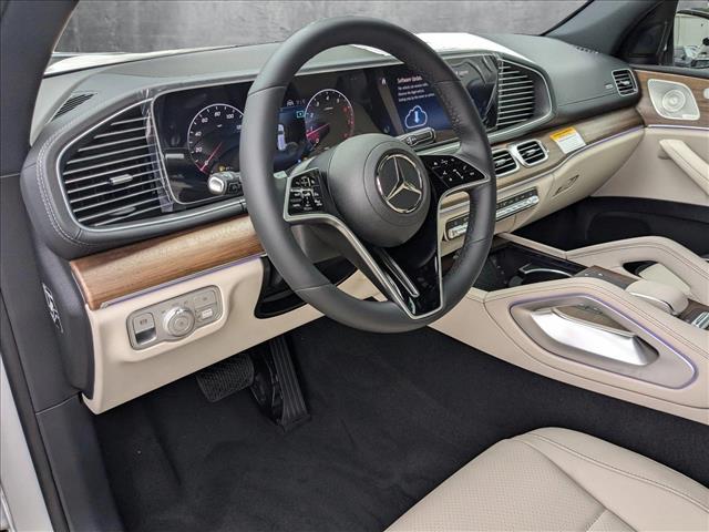 2025 Mercedes Benz GLS 450 4MATIC photo 3