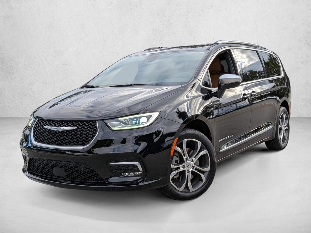 Used 2024 Chrysler Pacifica Pinnacle Van Passenger Van