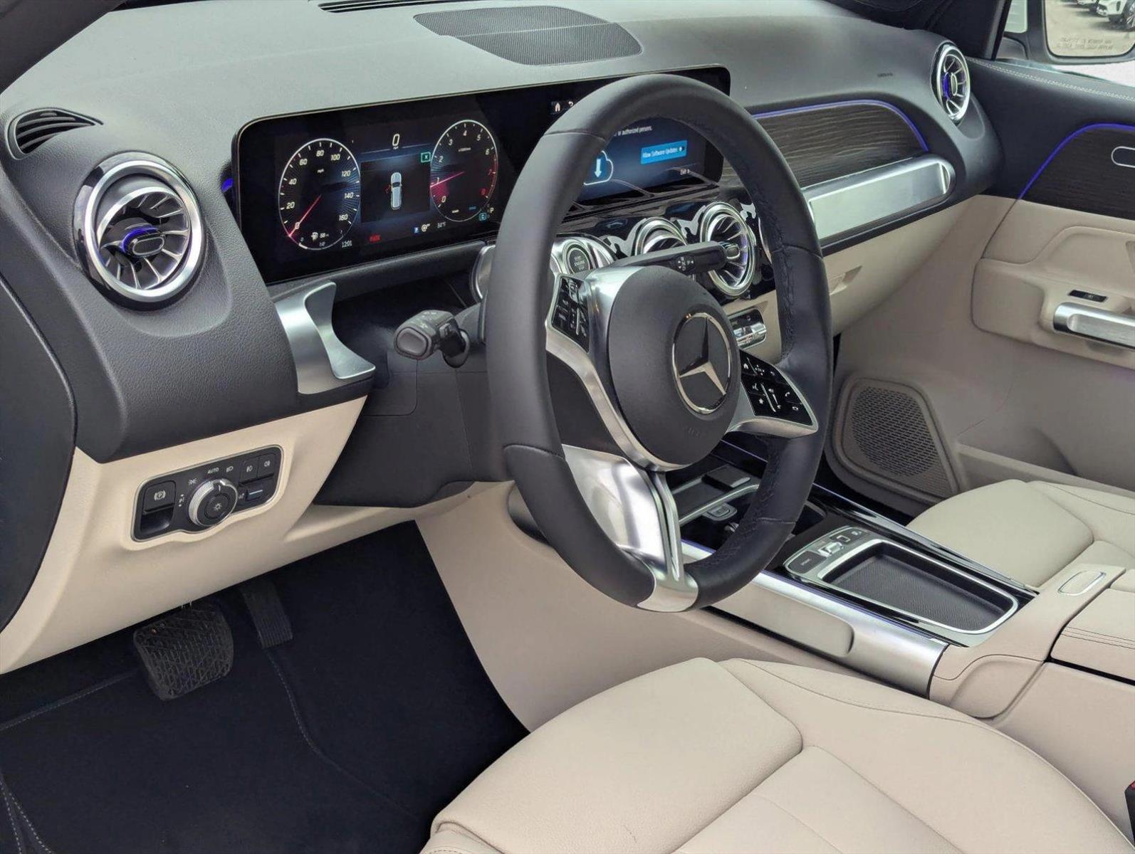 2025 Mercedes Benz GLB 250 photo 2