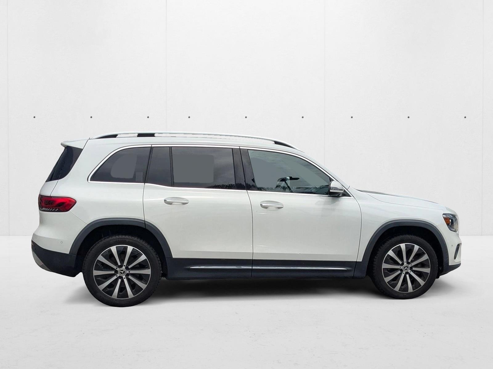 2022 Mercedes Benz GLB 250 photo 3
