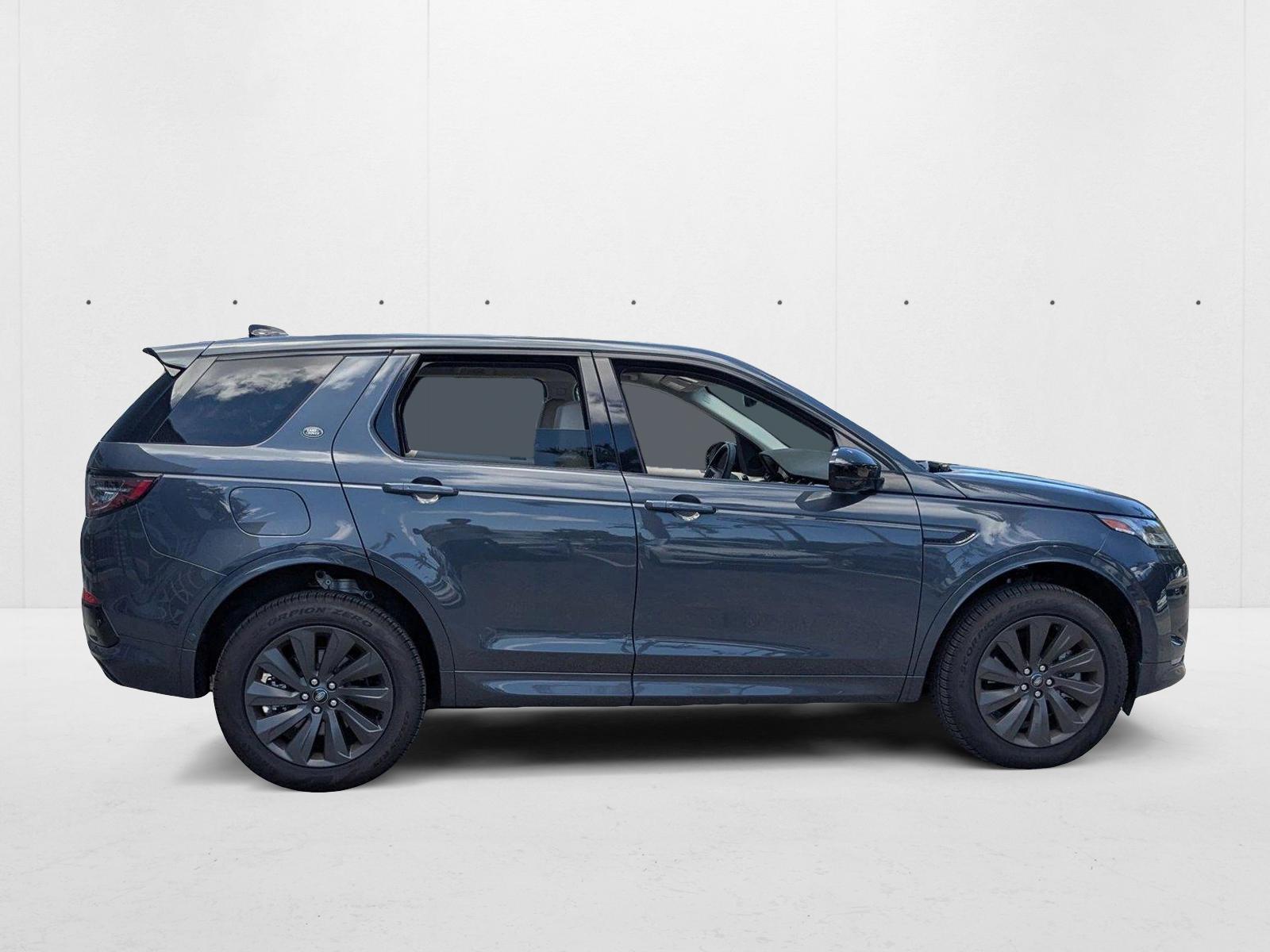 2025 Land Rover Discovery Sport S photo 4