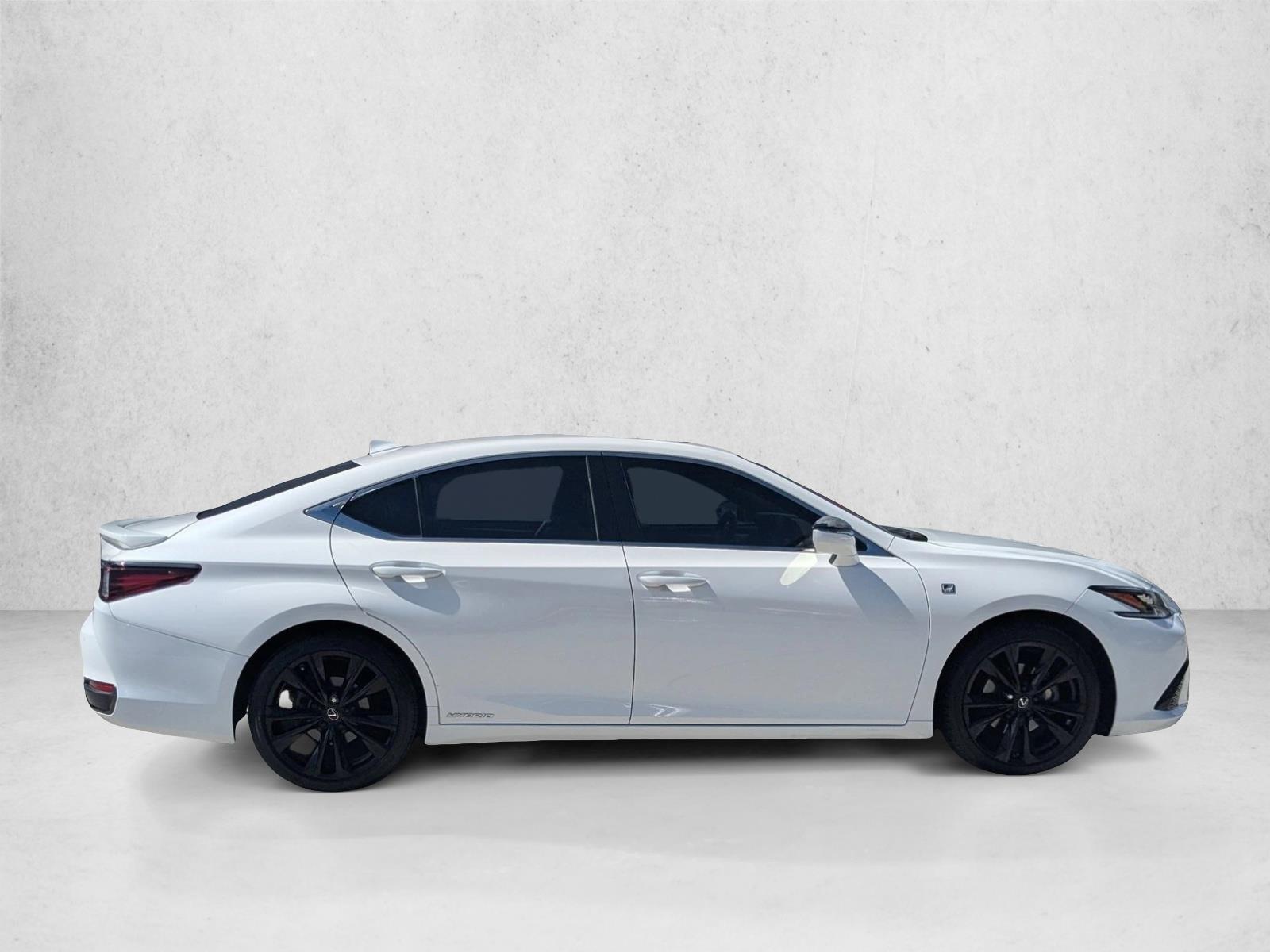2022 Lexus ES F SPORT photo 4