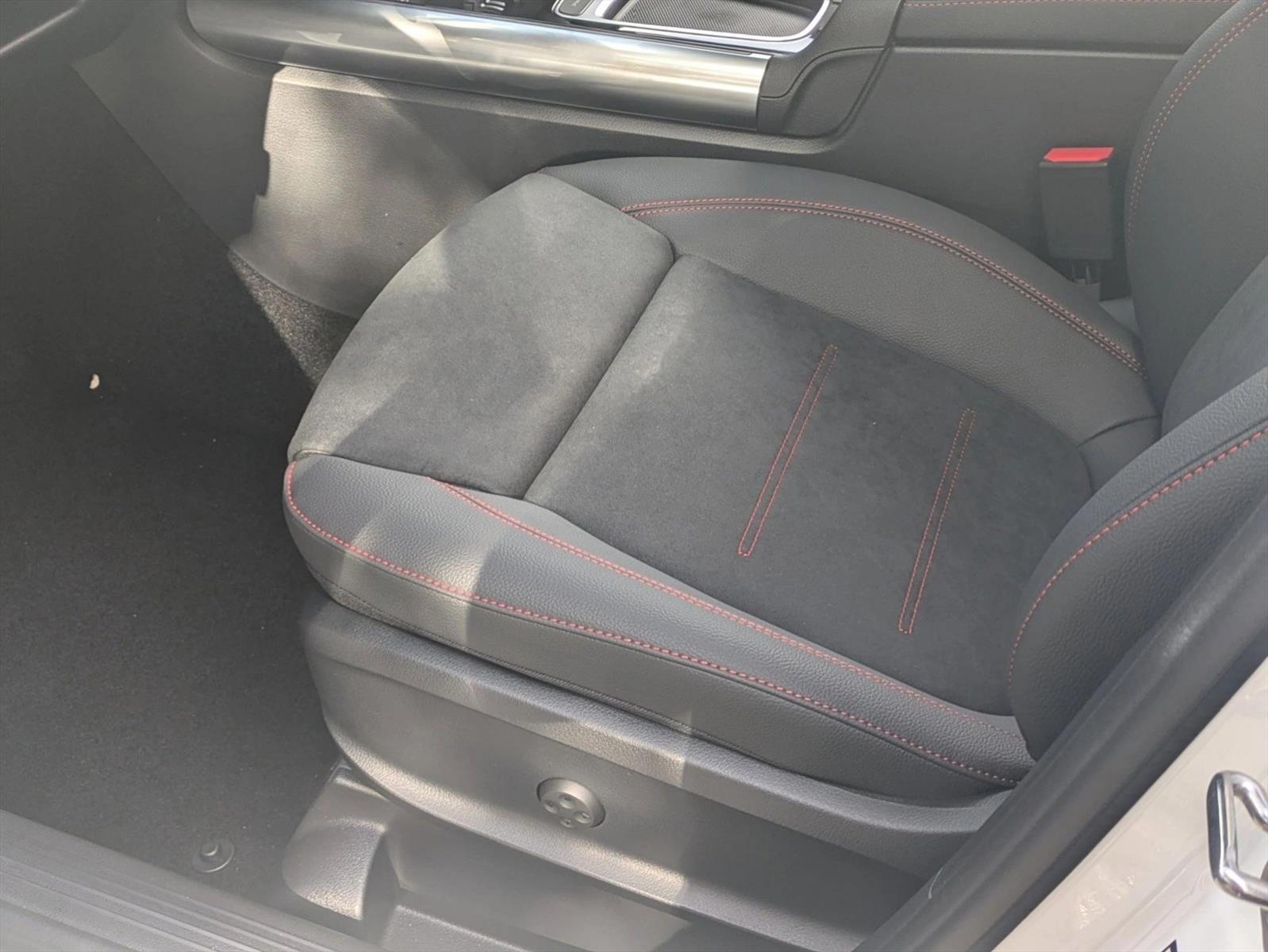 2026 Mercedes Benz GLA AMG 35 4MATIC photo 4